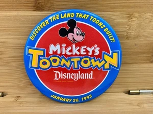 Disneyland Toontown 1993 día de apertura 26 de enero botón de 3" - Imagen 1 de 2