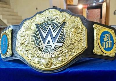 Cinturón réplica Campeonato Mundial de Lucha Peso Pesado | Placas laterales Jey Uso 4MM Foto 1 de 4