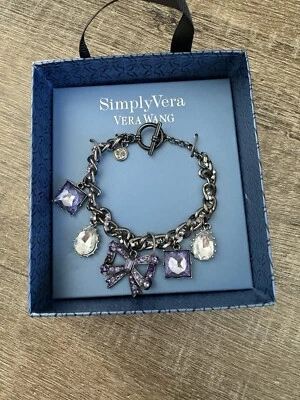 NUEVO EN CAJA Simply Vera Wang Colgante Arco Pulsera Imitación Púrpura Transparente Piedras Gemas Foto 1 de 3
