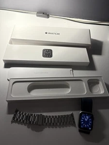 Apple Watch SE 44mm 1 Gen - Zdjęcie 1 z 5