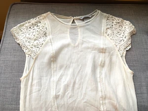 Sheer Off White Formal Top Blouse Size 6/ XS Lace Cap Sleeve Decorative Collar - Picture 1 of 7