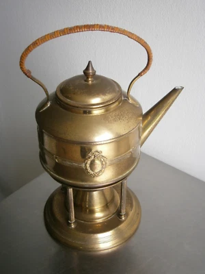Petit Samovar St 1900 Métal doré Rotin déco Cuisine Thè Art table Ancien - Photo 1/4