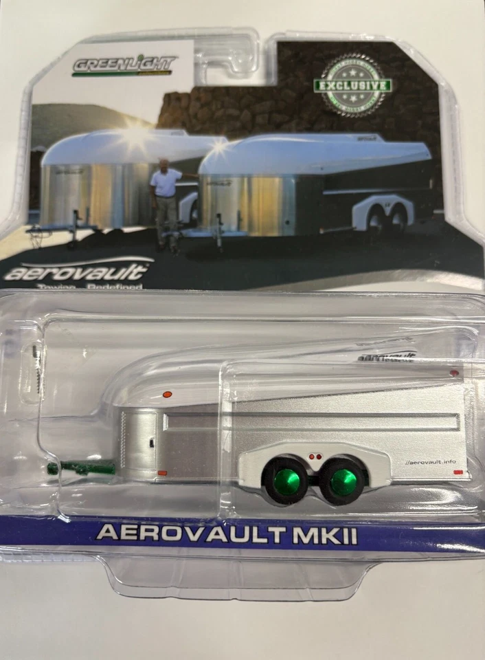 Greenlight Aerovault MKII Trailer Bre in White and Silver 30008 1/64