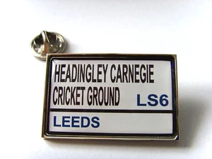 YORKSHIRE COUNTY STREET ROAD SIGN LAPEL PIN BADGE GIFT - Picture 1 of 1