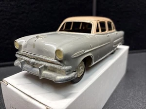 AMT 1953 FORD 4 DR SEDAN DEALER PROMO CAR MODEL 1:25 GIVEAWAY FRICTION MOTOR - Picture 1 of 12