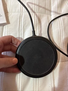 Mophie 10W Charge Stream Pad + fähige Smartphones - Schwarz - - Bild 1 von 5