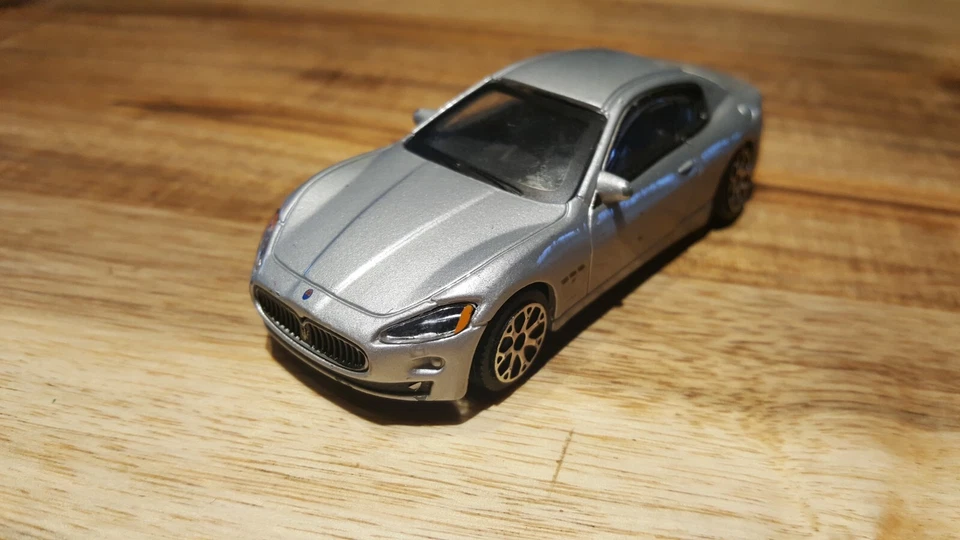 burago 1/43 maserati granturismo - Photo 1/4