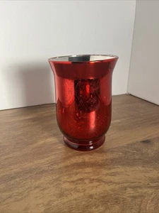 Candelabro de Navidad rojo transparente 6” de alto 4” de ancho - Imagen 1 de 3