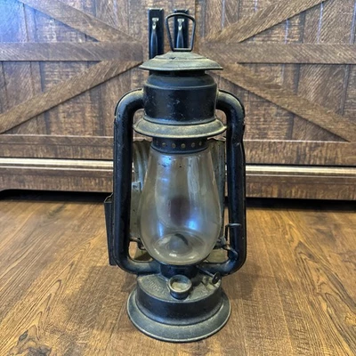 💡De colección Linterna Embury Midget Cold Blast con globo transparente y lentes rojas y lupa Foto 1 de 4