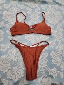 New Women's Fashion Bandeau 2 Piece Swimsuit Size: Medium - Picture 1 of 4