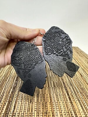 "Pendientes de madera con silueta de mujer rasta africana, joyería llamativa grabada de 2,75""" Foto 1 de 4