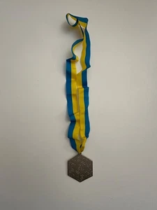 Ski Medal Silvertone SPORTS ISF SKI FEDERATION 1989 50g 2 1/2” - Picture 1 of 3