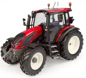 UNIVERSAL HOBBIES - VALTRA G135 Rosso Limitato a 750 esemplari - 1/32 - UH6293 - Picture 1 of 5