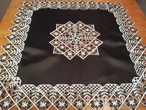 Square 85*85cm Modern Cutout Embroidered "Black/Silver"Polyester Tablecloth - Foto 1 di 5