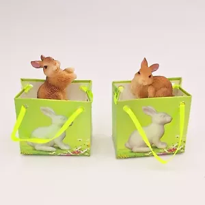 Hasen Figur 2 St. mit Geschenktüte - Dekofigur Hase aus Kunststein 2er Set - Bild 1 von 7