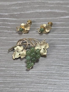 Broche y Pendientes Krementz Vintage Hojas y Uvas Color Jade Tono Dorado - Imagen 1 de 5