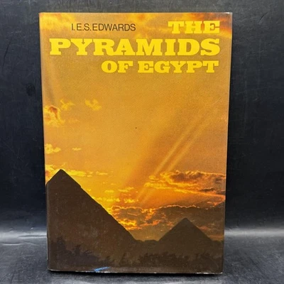 Vintage The Pyramids of Egypt I.E.S. Edwards 1972 Viking Press Hardcover Book - Image 1 of 4