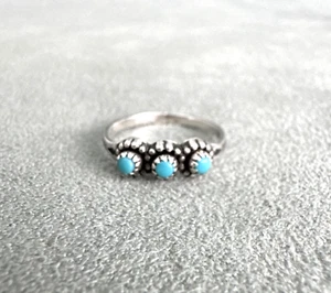 Vintage Fred Harvey Era Snake Eyes Turquoise Row Ring Sterling Silver Size 3.75 - Picture 1 of 9