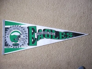 1995 TRENCH PHILADELPHIA EAGLES EST 1933 NFL FOOTBALL PENNANT FLAG SHARP!! - Picture 1 of 4