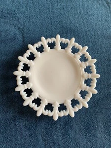 Vintage Westmoreland Fleur De Lis Milk Glass Plate Dish Reticulated Edge 7.5" - Picture 1 of 3