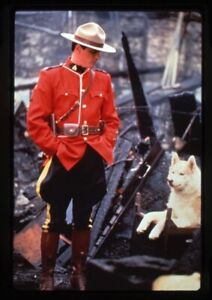 Émission de télévision originale 35 mm de la Gendarmerie à cheval du Canada Due South Paul Gross transparence