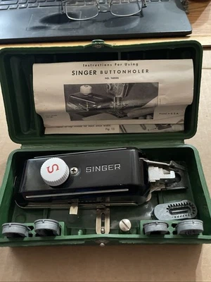 Vintage Singer buttonholer 160506 w/ 5 Templates & Booklet ! - Image 1 of 4