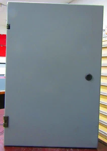 😃 NEW HOFFMAN HINGED ENCLOSURE TYPE 3R 24" x 16" x 9" A-3L24H1608LP -FLAW - Picture 1 of 14