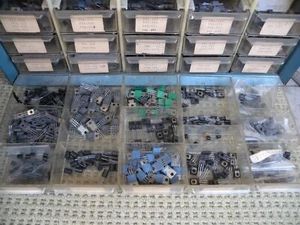 3 PCS. TOSHIBA NPN TRANSISTORS. C1628/2SC1628. NEW. UNUSED. JAPAN. - Picture 1 of 5