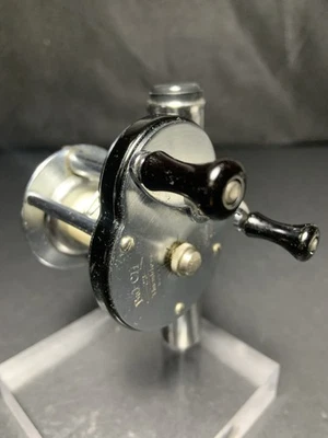 Carrete de fundición vintage 1945 Kalamazoo Tackle Co Bal-Cl1 23 modelo B sin pulgar como nuevo Foto 1 de 4