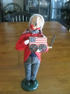 Byers Choice Carolers 1998 Shopping Grandfather with USA Flag Wagon Signed - Picture 1 of 9