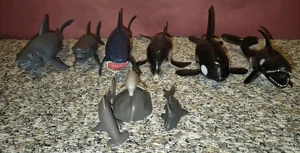 Lote de 9 ballenas de plástico tiburones y delfines - Imagen 1 de 4