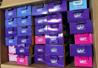 30 Lot Wet Brush Full Size Brushes Pro Paddle, Detangler, Shine Assorted Resell - Image 1 of 4