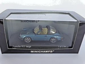 Minichamps 1:43; Porsche 911 Targa turchese blu 1977 in confezione originale - Foto 1 di 4