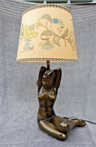 VINTAGE NUBIAN CHALKWARE TABLE LAMP WITH SHADE MID CENTURY 1950sRETRO NUDE WOMAN - Picture 1 of 21