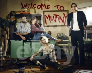 Halt and Catch Fire (TV) Cast 10x8 Photo - Bild 1 von 1