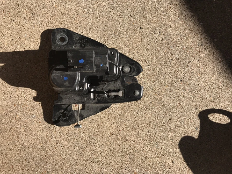 2010 Dodge Avenger Trunch Latch Foto 1 de 1