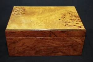 Umidificatore per sigari impiallacciatura legno marrone chiaro 50 carati - Foto 1 di 3