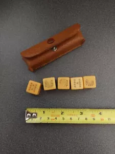 Vintage Set Of Poker Dice In A Leather Case - Picture 1 of 4