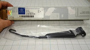 Mercedes Benz 163 820 19 44 Wiper Arm for Rear Window OEM NOS - Foto 1 di 2