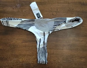 NWOT Volcom Geometric Stripes XL Black White Swim Bottom 121880 - Picture 1 of 2