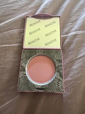 Rubor en polvo Mally - Mally's Baby 0,09 OZ Foto 1 de 2