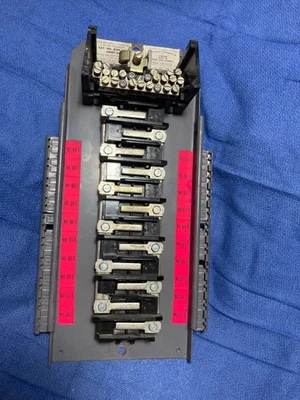 Panel Espacial Square D QON-20M Serie D1 100 Amp 120/240 V 20 PARA USAR CAJA QOBW-20 Foto 1 de 4