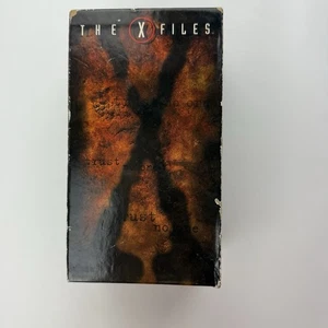 The X Files Box Set 3 VHS Tapes 1997 6 Episodes Season 2 - Picture 1 of 9