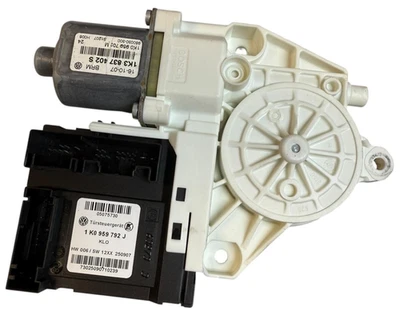 2006-2009 VOLKSWAGEN GOLF R32  RIGHT PASSENGER DOOR WINDOW REGULATOR MOTOR OEM - Image 1 of 4