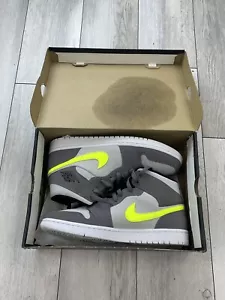 Talla 11 - Jordan 1 gris medio voltio - Imagen 1 de 5