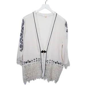 Skies Are Blue Jarren Embroidery Crochet Detail Kimono Size MP - Picture 1 of 10