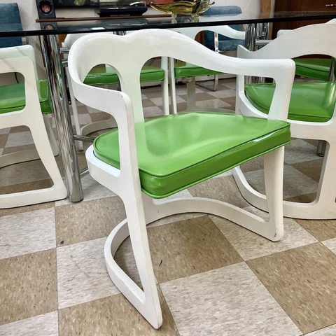 Broyhill Chapter One Dining Chairs (Set of 6) Cover