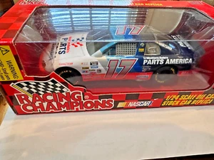 Vtg NASCAR 1:24 Diecast 1997 Edition Darrell Waltrip's #17 Monte Carlo NIB - Picture 1 of 8
