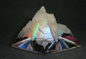 Piramide Cristallo Peacock CASTLE GLAS CRYSTAL COLOUR PYRAMID ORNAMENT 108713-50 - Bild 1 von 1