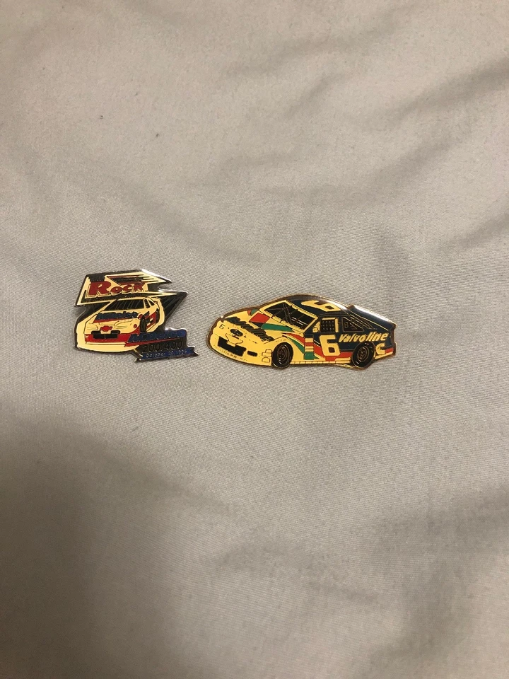 2 Vintage VALVOLINE NASCAR PIN 1996  MARK MARTIN 6 Roush Racing 90s Lot Of Pin - Image 1 of 3
